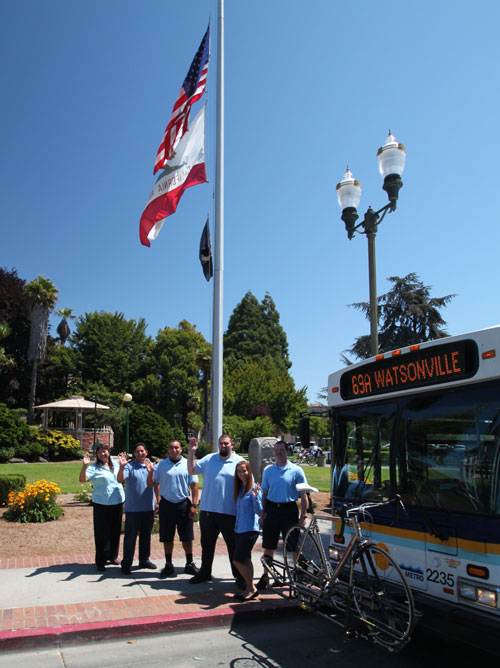 METRO Employees with bus